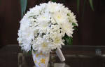 Свадебный букет из хризантем и роз